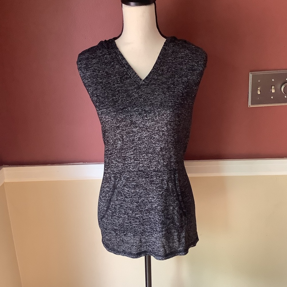 Danskin sleeveless hoodie